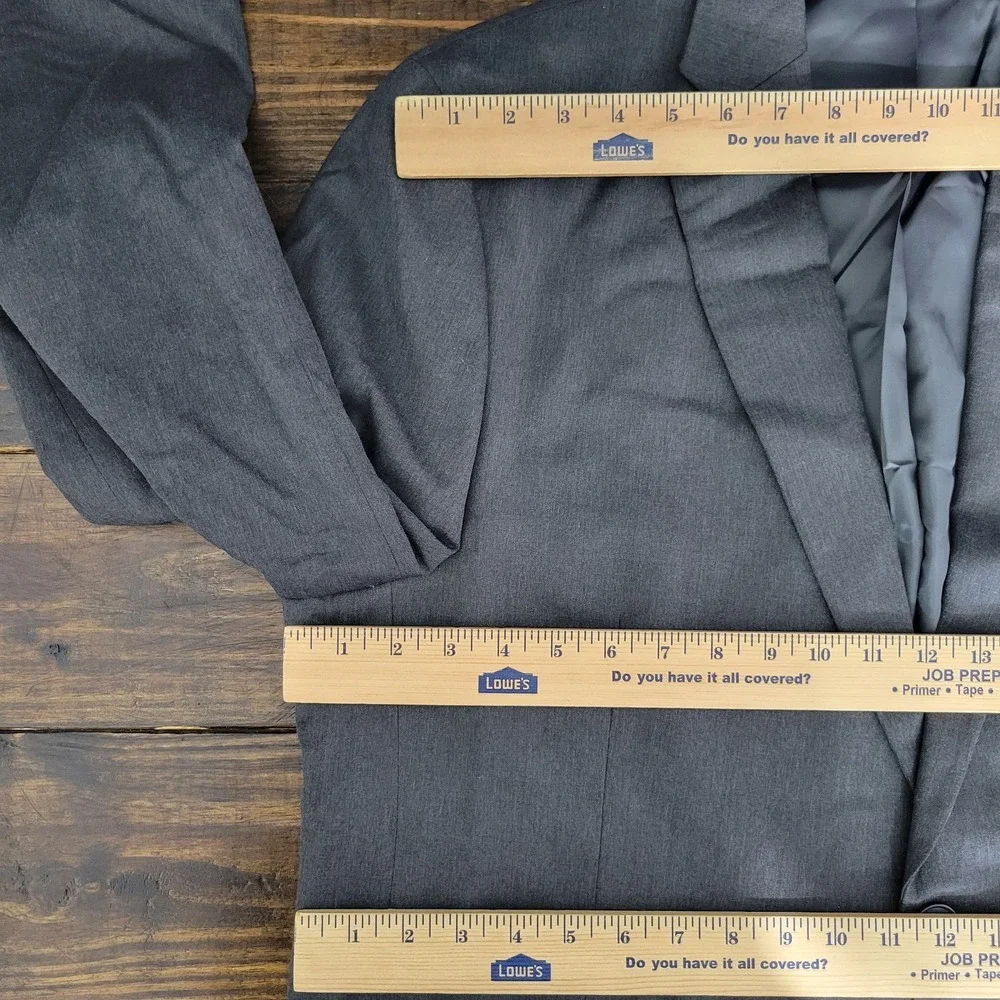 Van Heusen Men's Sport Coat Blazer Two Button Gray‎ Polyester Blend Size 46R